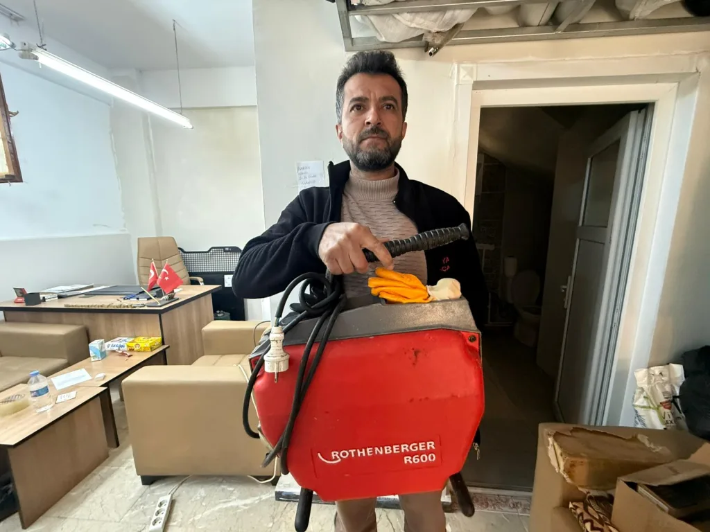 Mutfak Gideri Tıkandı, Kırmadan Nasıl Açılır?